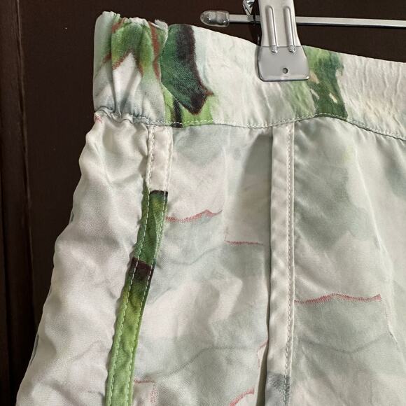 TOWNSEN | Silk Watercolor Grasshopper Green Shorts | Size Large - Picture 3 of 8